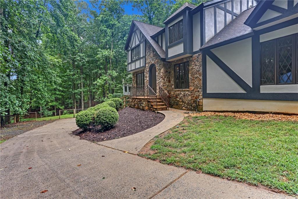 3591 Country Estate Drive NW