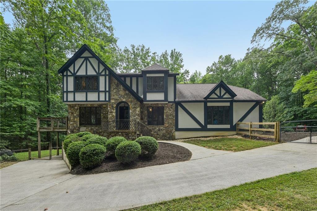 3591 Country Estate Drive NW