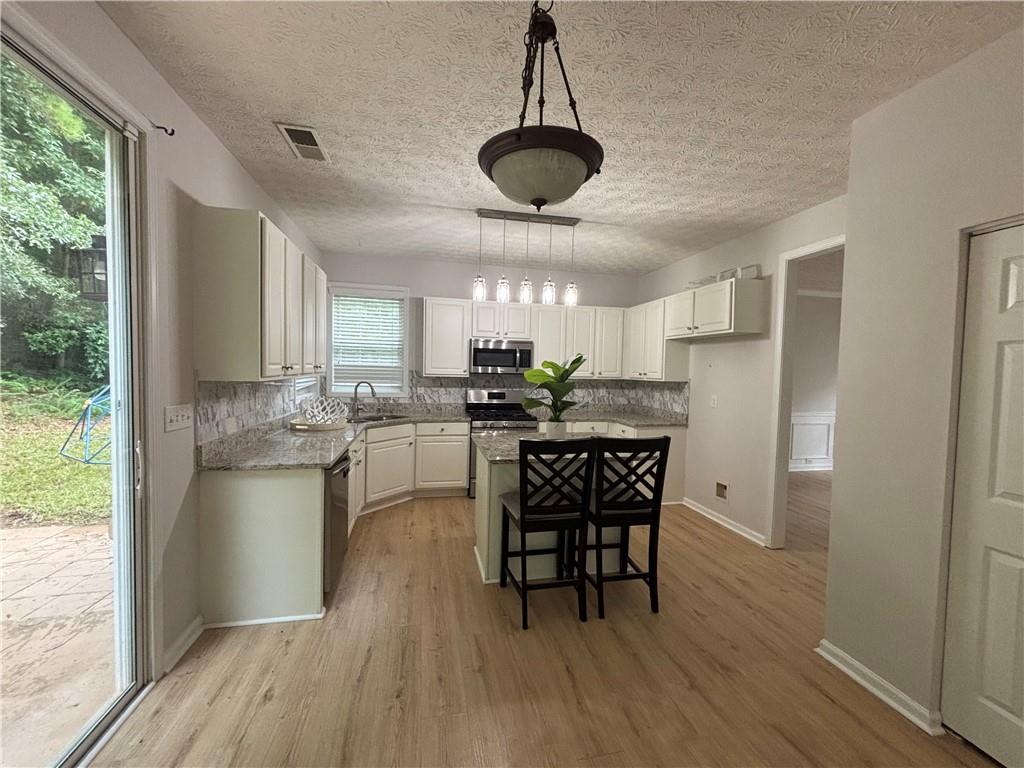 2402 Greenside Court