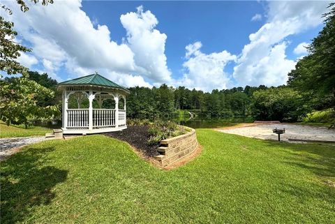 A home in Clarkesville