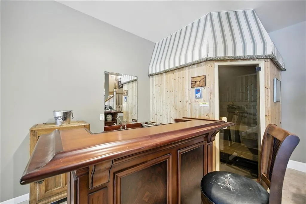 Gainesville, Georgia 30504, United States, 4 Bedrooms Bedrooms, ,5 BathroomsBathrooms,Residential,Pending,197914