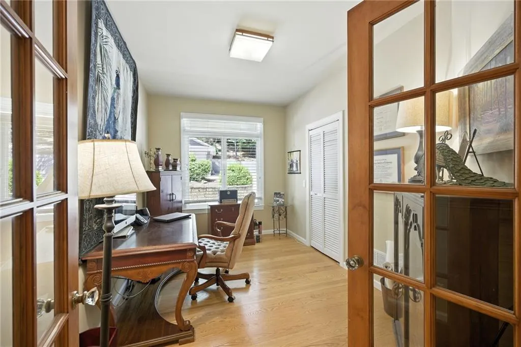 Gainesville, Georgia 30504, United States, 4 Bedrooms Bedrooms, ,5 BathroomsBathrooms,Residential,Pending,197914