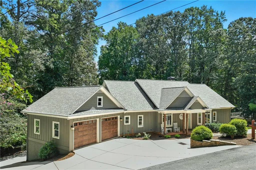 Gainesville, Georgia 30504, United States, 4 Bedrooms Bedrooms, ,5 BathroomsBathrooms,Residential,Pending,197914