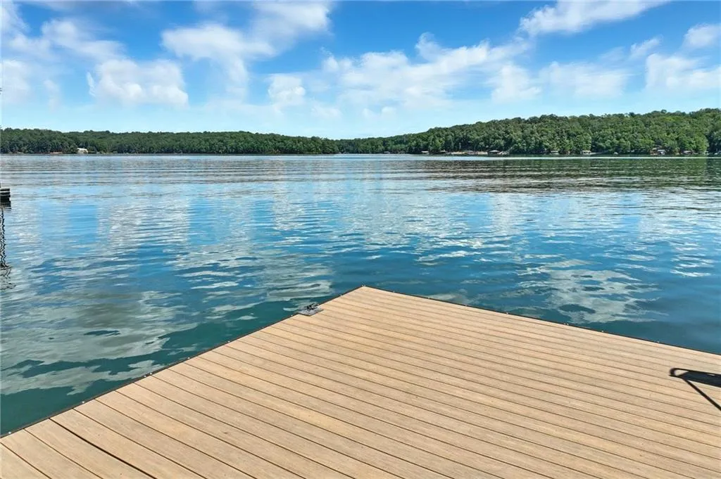 Gainesville, Georgia 30504, United States, 4 Bedrooms Bedrooms, ,5 BathroomsBathrooms,Residential,Pending,197914