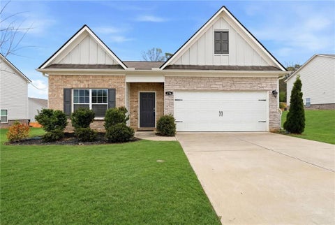 Homes For Sale - 176 Innis Brook Circle<br/> Cartersville, GA 30120