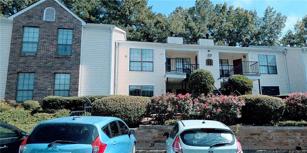 Move-in ready! This specious 2-bedroom, 2-full-bath front and 1st floor unit in Windchase Community features a storage room, a cozy fireplace in the living room, separate dining area, and a renovated kitchen with new dishwasher. Excellently located near Stone Mountain Park, Farmers Market, with convenient access to Interstate I285 and 78. Close proximity to Emory and DeKalb hospital. On-site pool and tennis, plus nearby public transportation, shops, and restaurants.