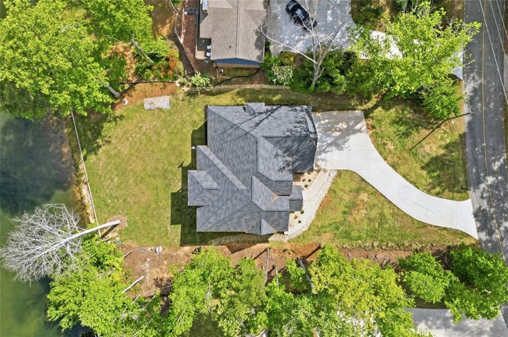2021 Lakeview Parkway