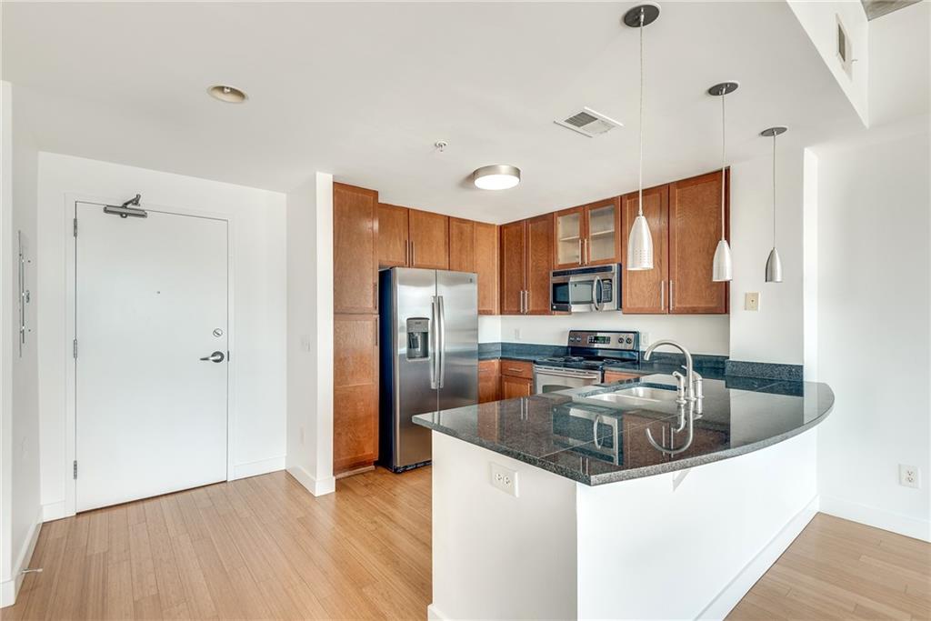 563 Memorial Drive SE 503