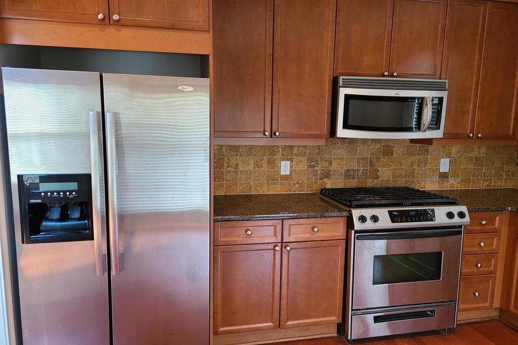 942 Perimeter Walk