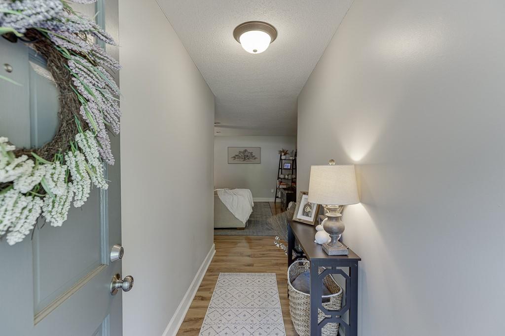 5887 Meadow View Lane