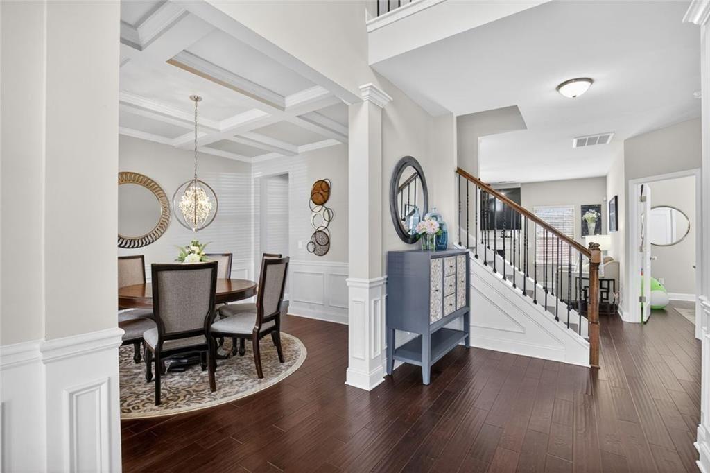 2614 Glenbrook Lane NE