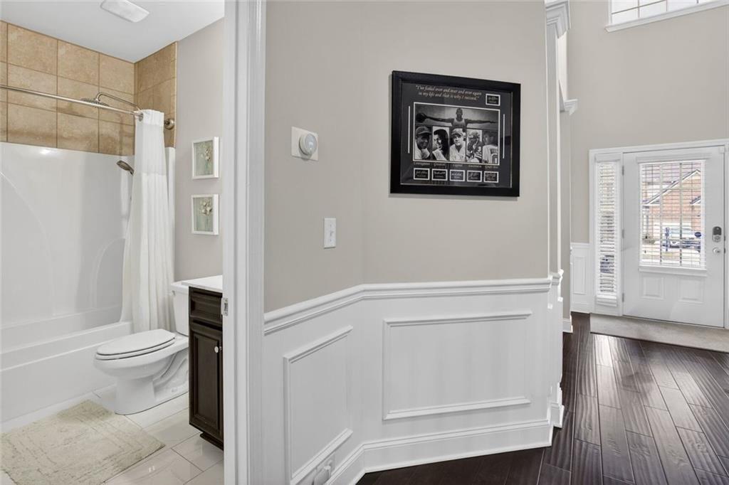 2614 Glenbrook Lane NE