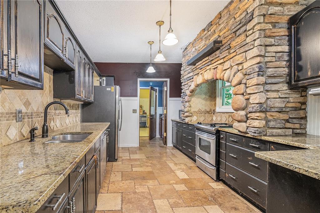 438 E Price Creek Road