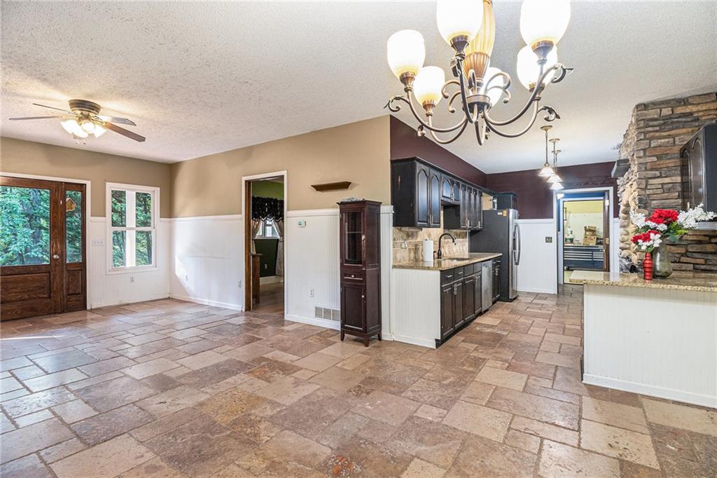 438 E Price Creek Road