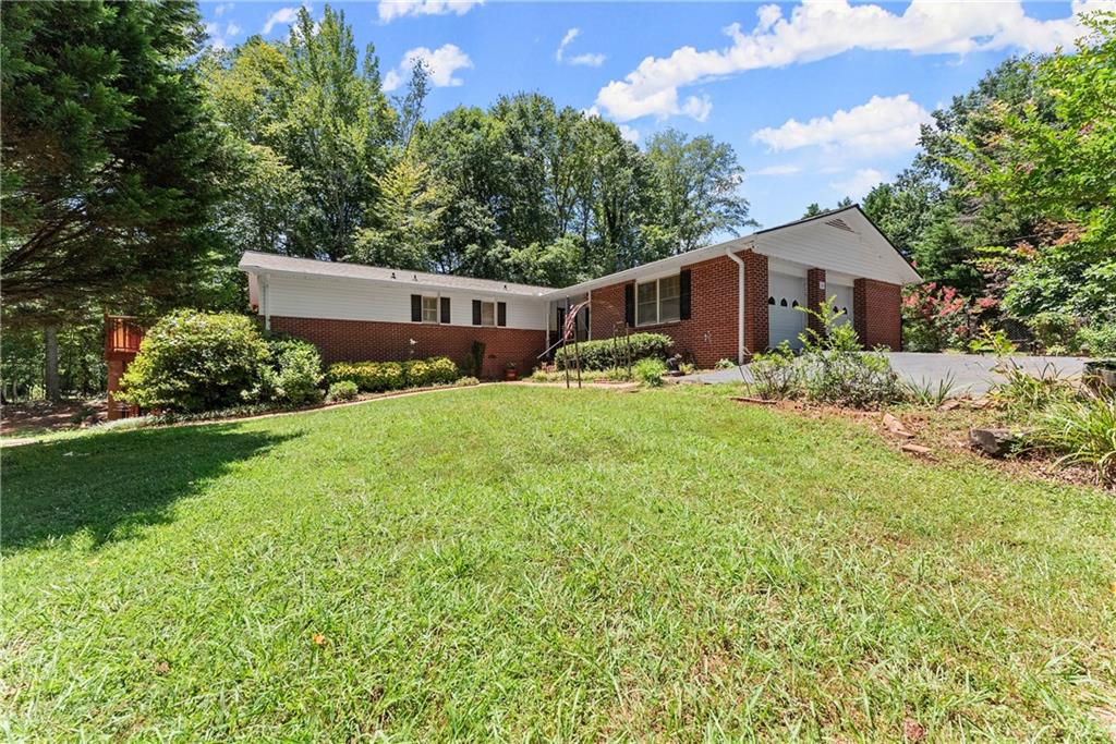 100 Knollwood Lane