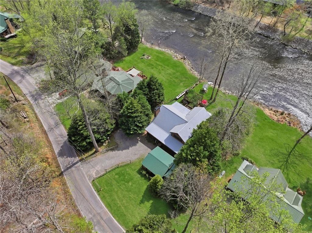 20 Edgewater Drive