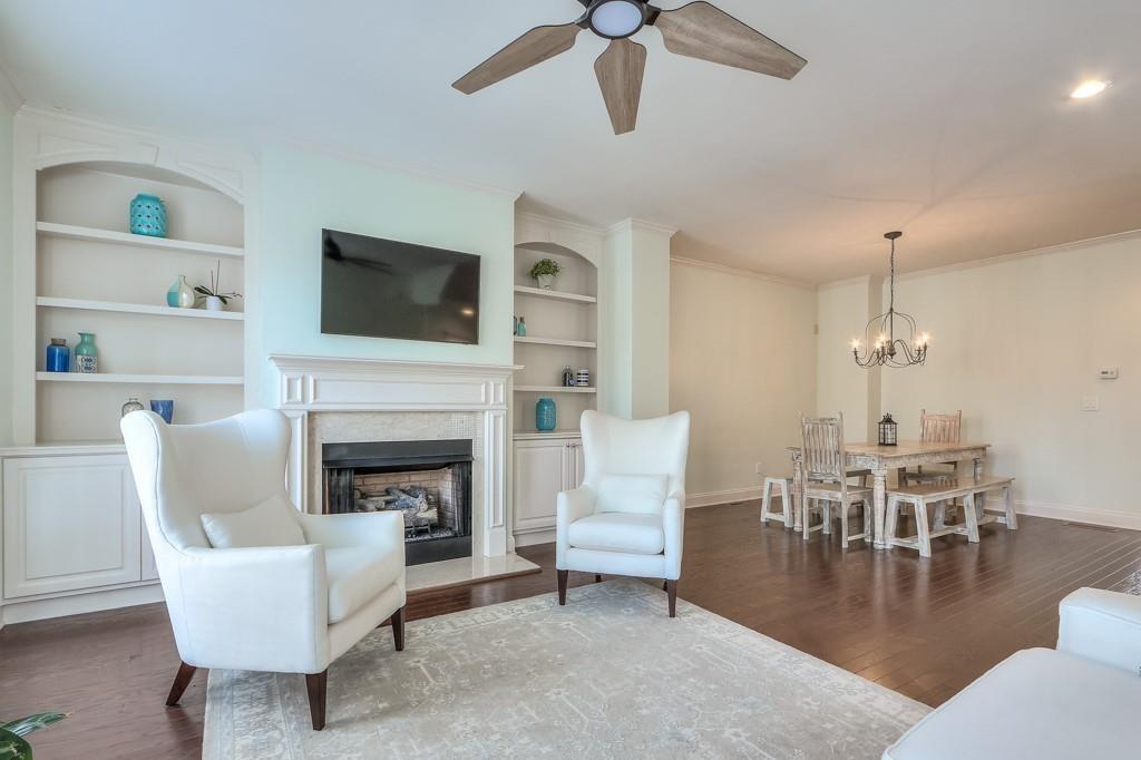 7205 Lowery Oak Drive