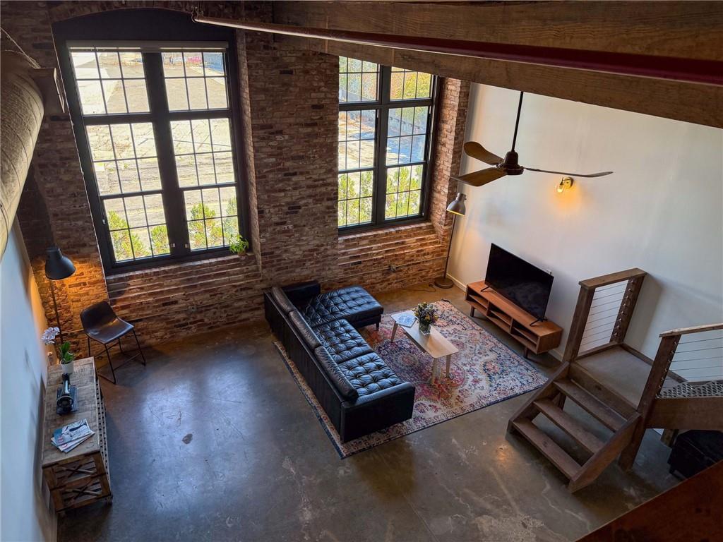 170 Boulevard SE H421