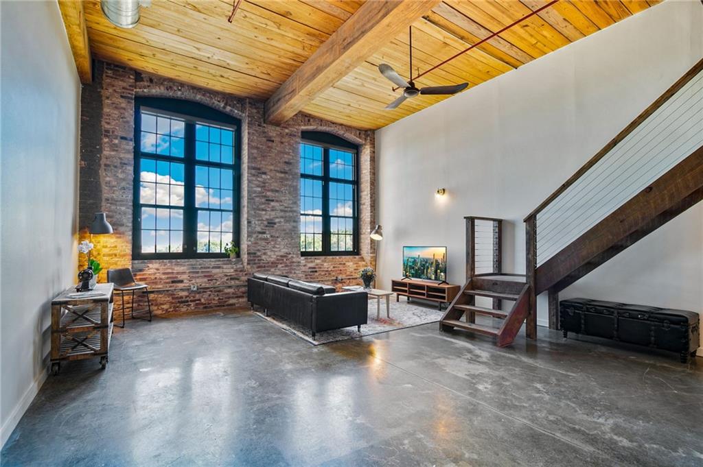 170 Boulevard SE H421