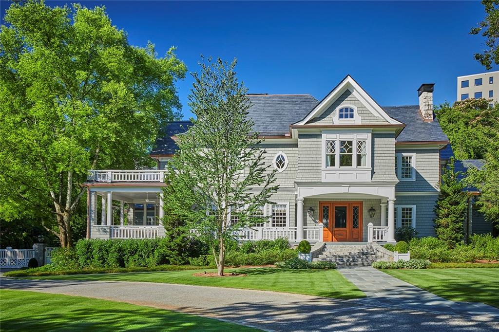 210 Peachtree Circle NE