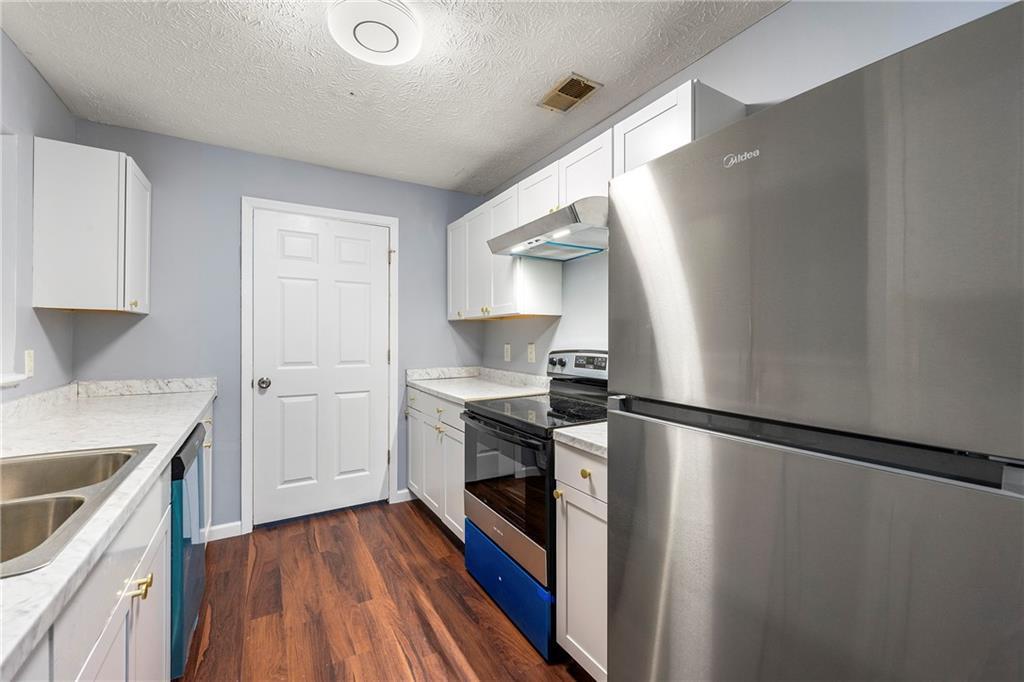 3247 Fairington Drive, Lithonia, Georgia image 12