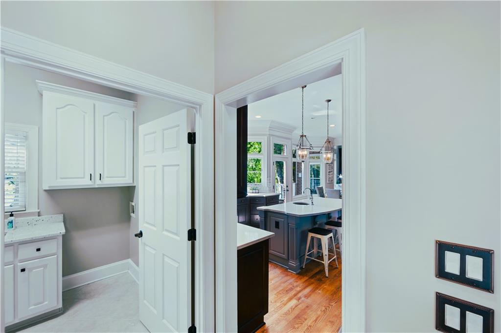 MADISON HALL - Residential