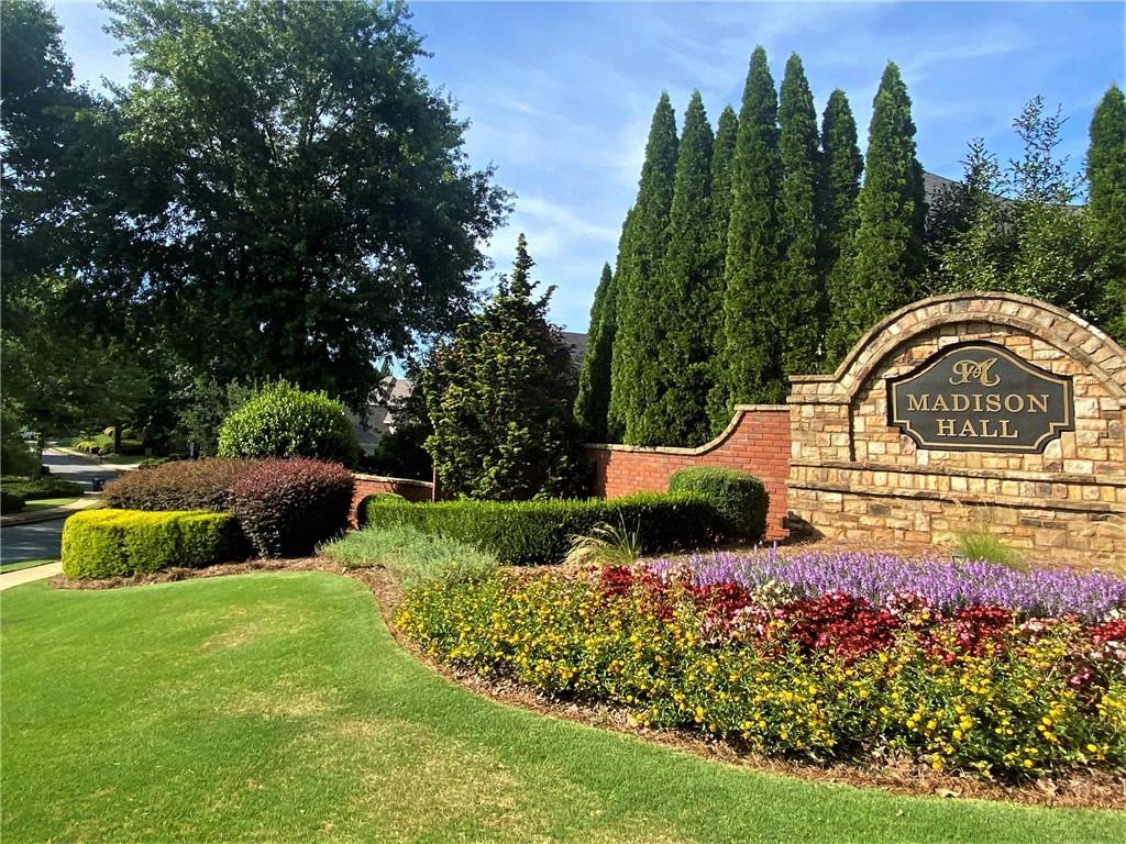 MADISON HALL - Residential