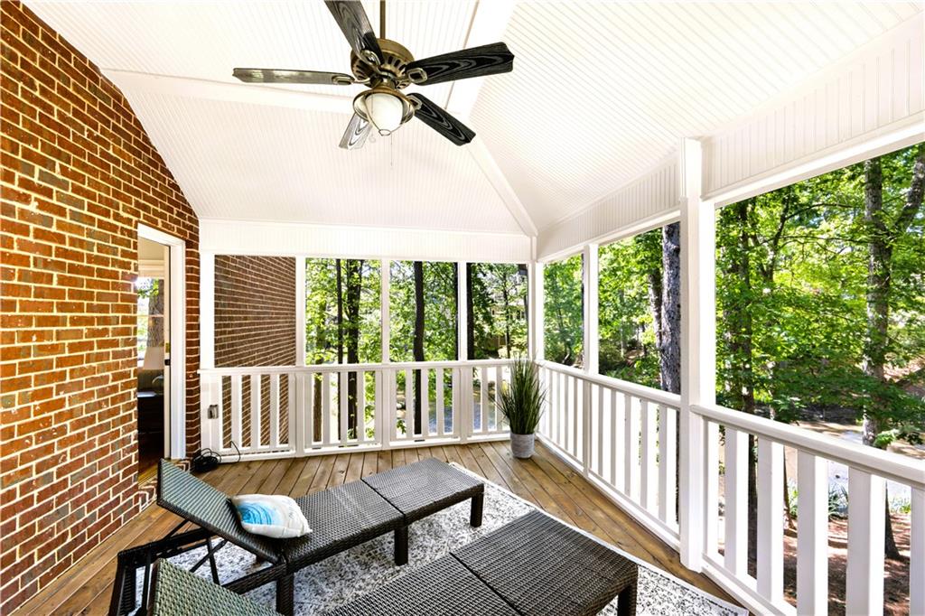 MADISON HALL - Residential