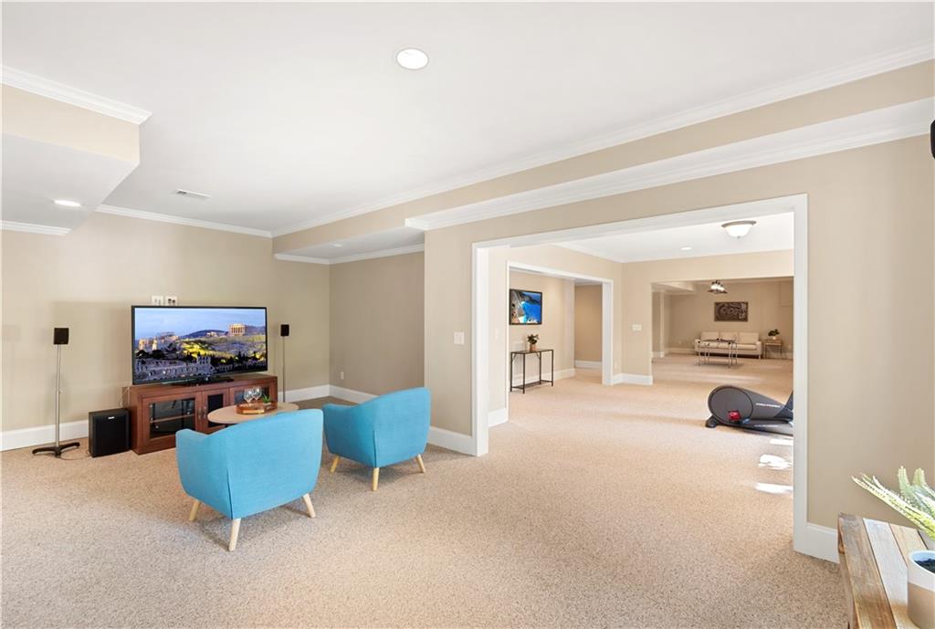 MADISON HALL - Residential