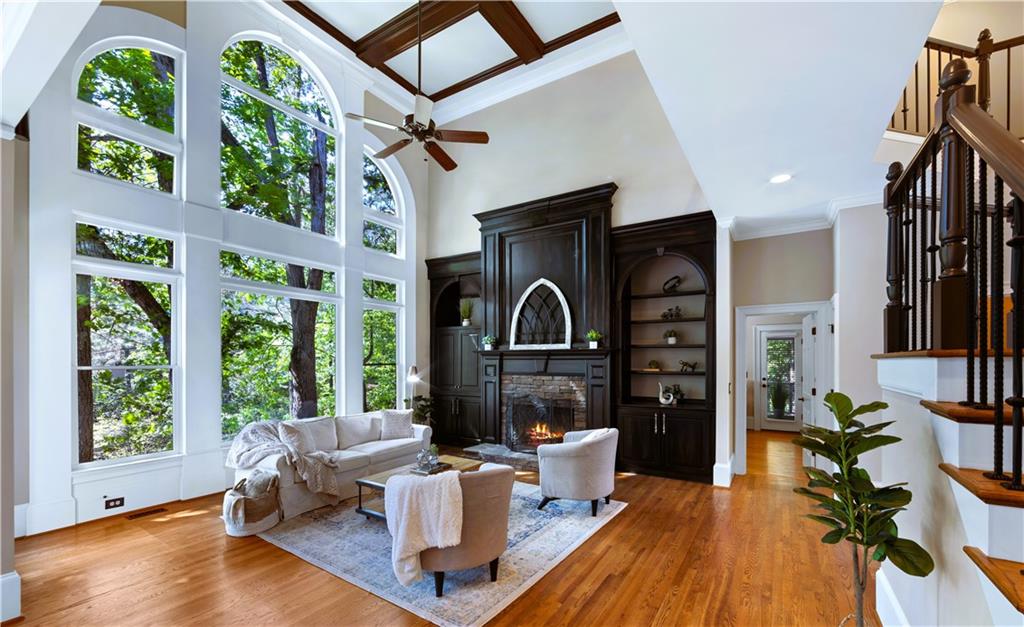 MADISON HALL - Residential