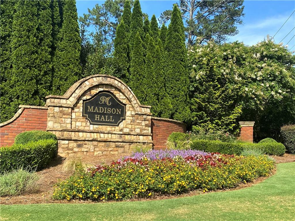 MADISON HALL - Residential