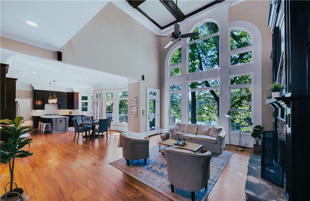 MADISON HALL - Residential