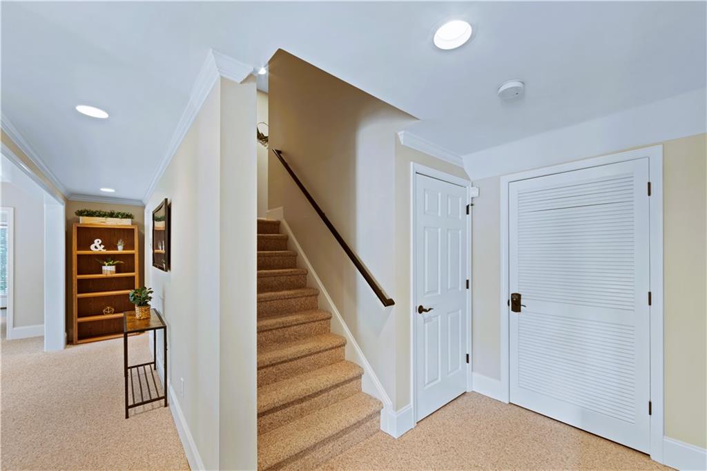 MADISON HALL - Residential