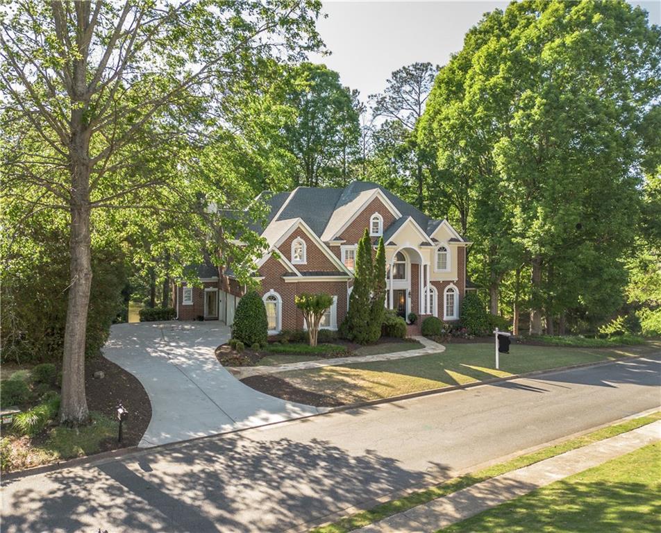 MADISON HALL - Residential
