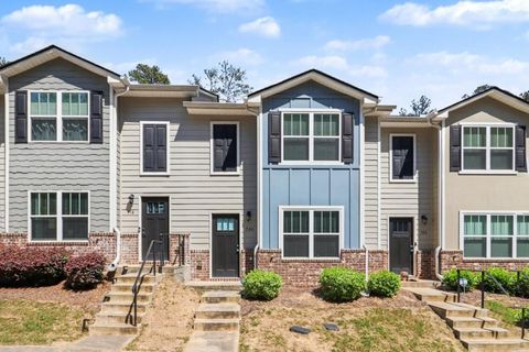 Townhouse For Sale - 720 Keeshono Street<br/> Union City, GA 30291