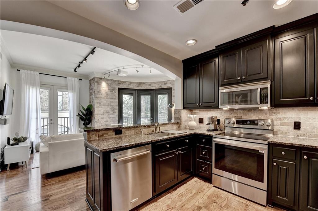 2255 Peachtree Road NE 424