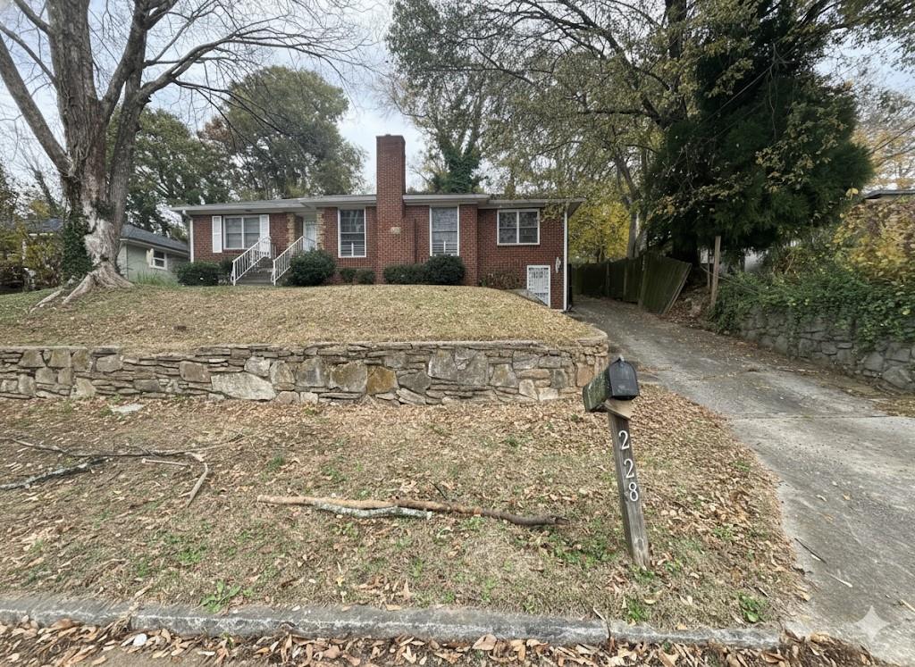 228 Napoleon Drive SW