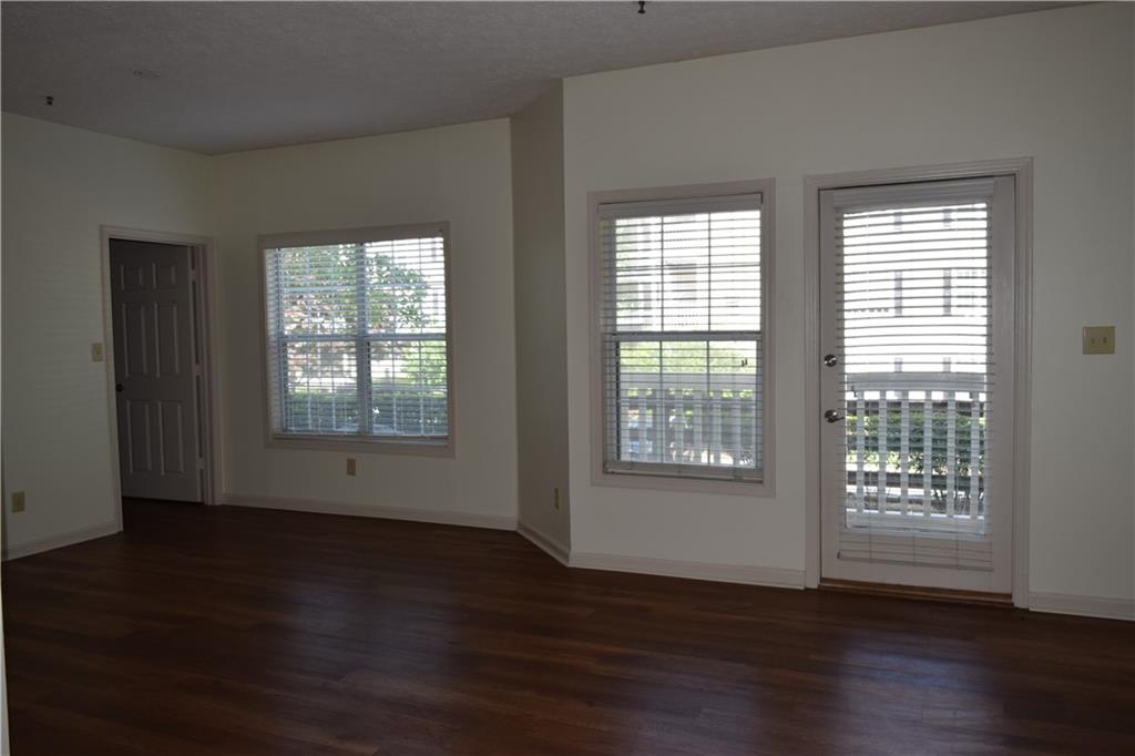 1250 Parkwood Circle SE 1102