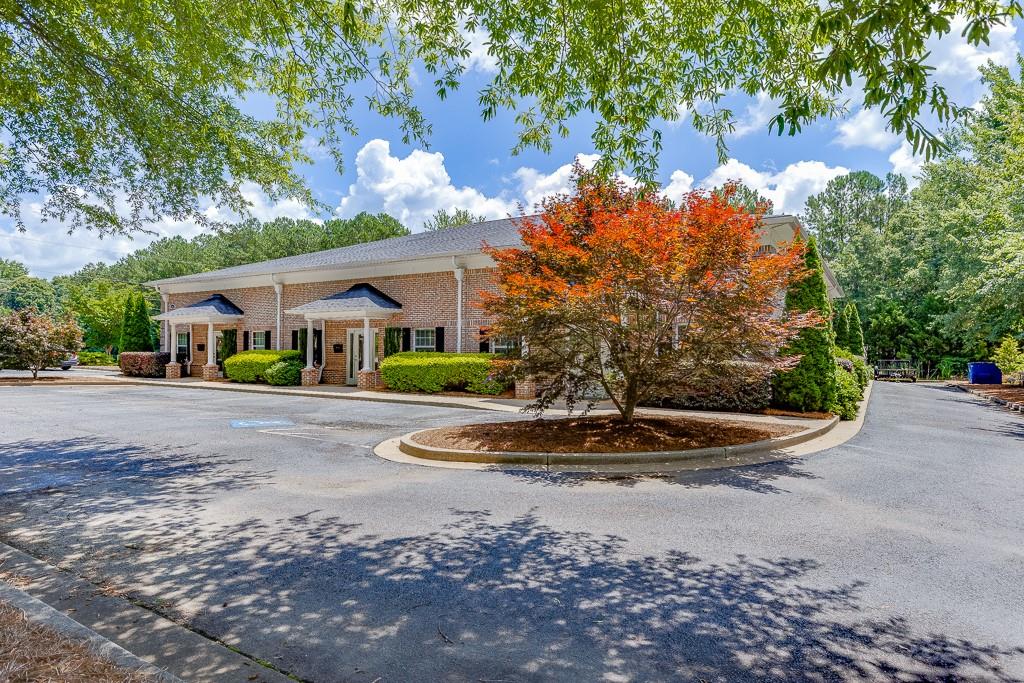 6105 Atlanta Highway