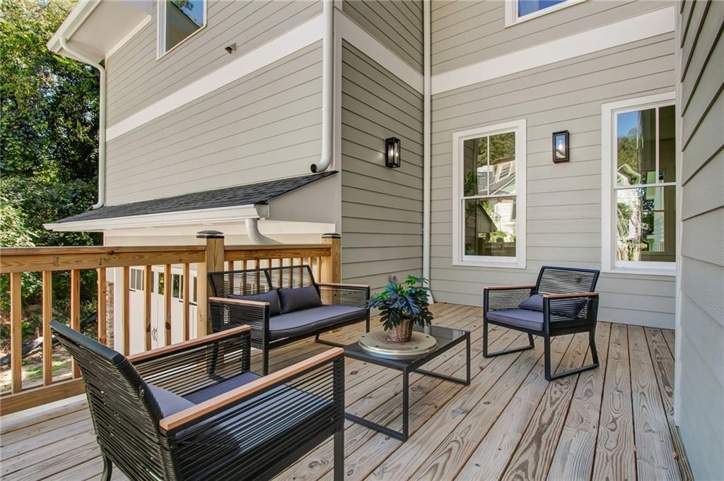 585 Sherwood Road NE