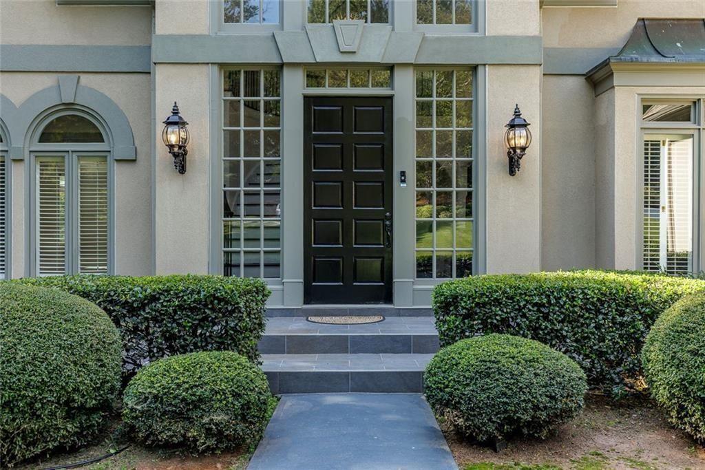 845 Jett Ferry Manor