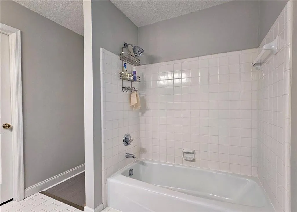 Roswell, Georgia 30075, United States, 4 Bedrooms Bedrooms, ,4 BathroomsBathrooms,Residential,Active,237043