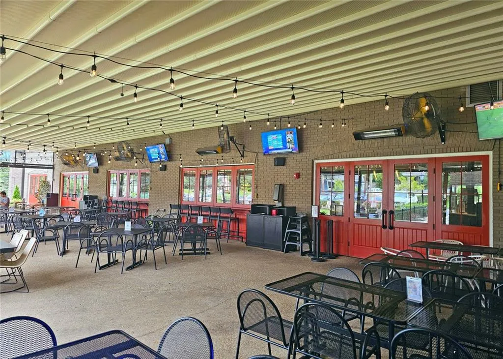 Roswell, Georgia 30075, United States, 4 Bedrooms Bedrooms, ,4 BathroomsBathrooms,Residential,Active,237043