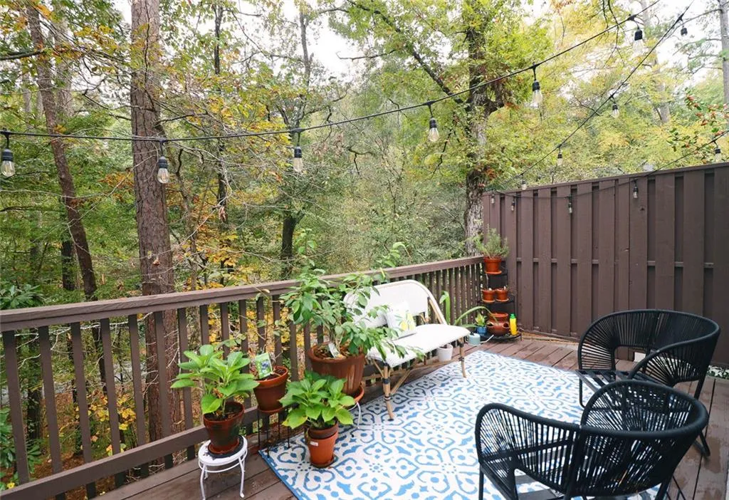 Roswell, Georgia 30075, United States, 4 Bedrooms Bedrooms, ,4 BathroomsBathrooms,Residential,Active,237043