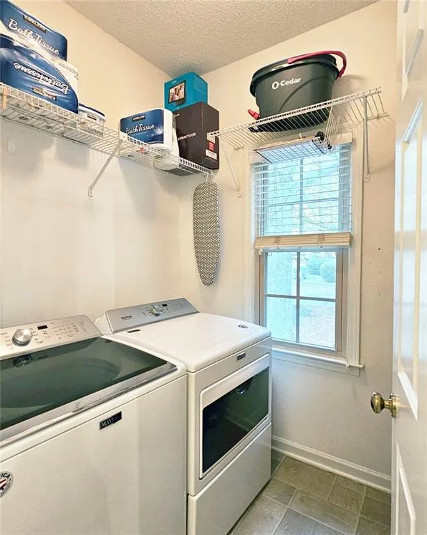 Roswell, Georgia 30075, United States, 4 Bedrooms Bedrooms, ,4 BathroomsBathrooms,Residential,Active,237043