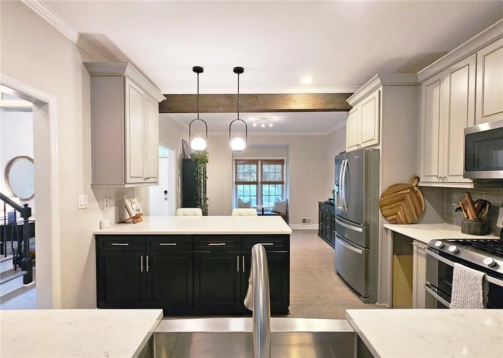 Roswell, Georgia 30075, United States, 4 Bedrooms Bedrooms, ,4 BathroomsBathrooms,Residential,Active,237043