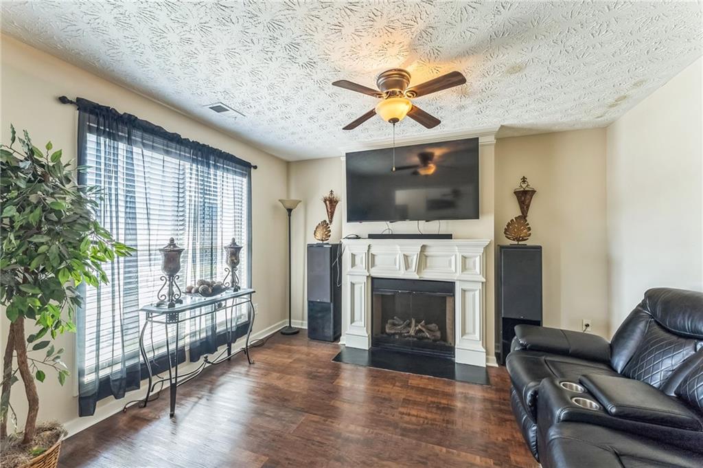 2512 Brittany Park Lane