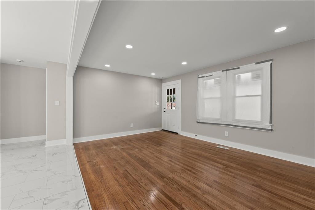 3376 Woodcrest Road
