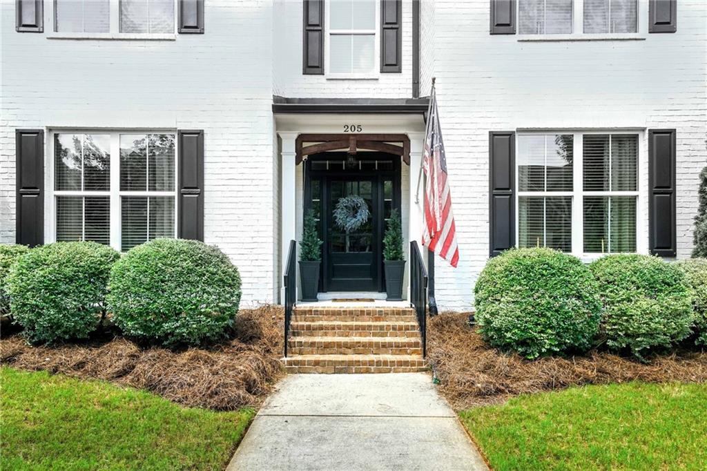 205 S Village Square