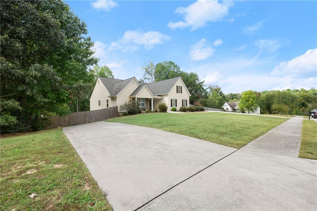 6439 Mossy Boulder Drive, Flowery Branch, Georgia image 8